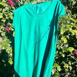 Majestic Filatures. Vibrant Green V-Neck long tshirt top